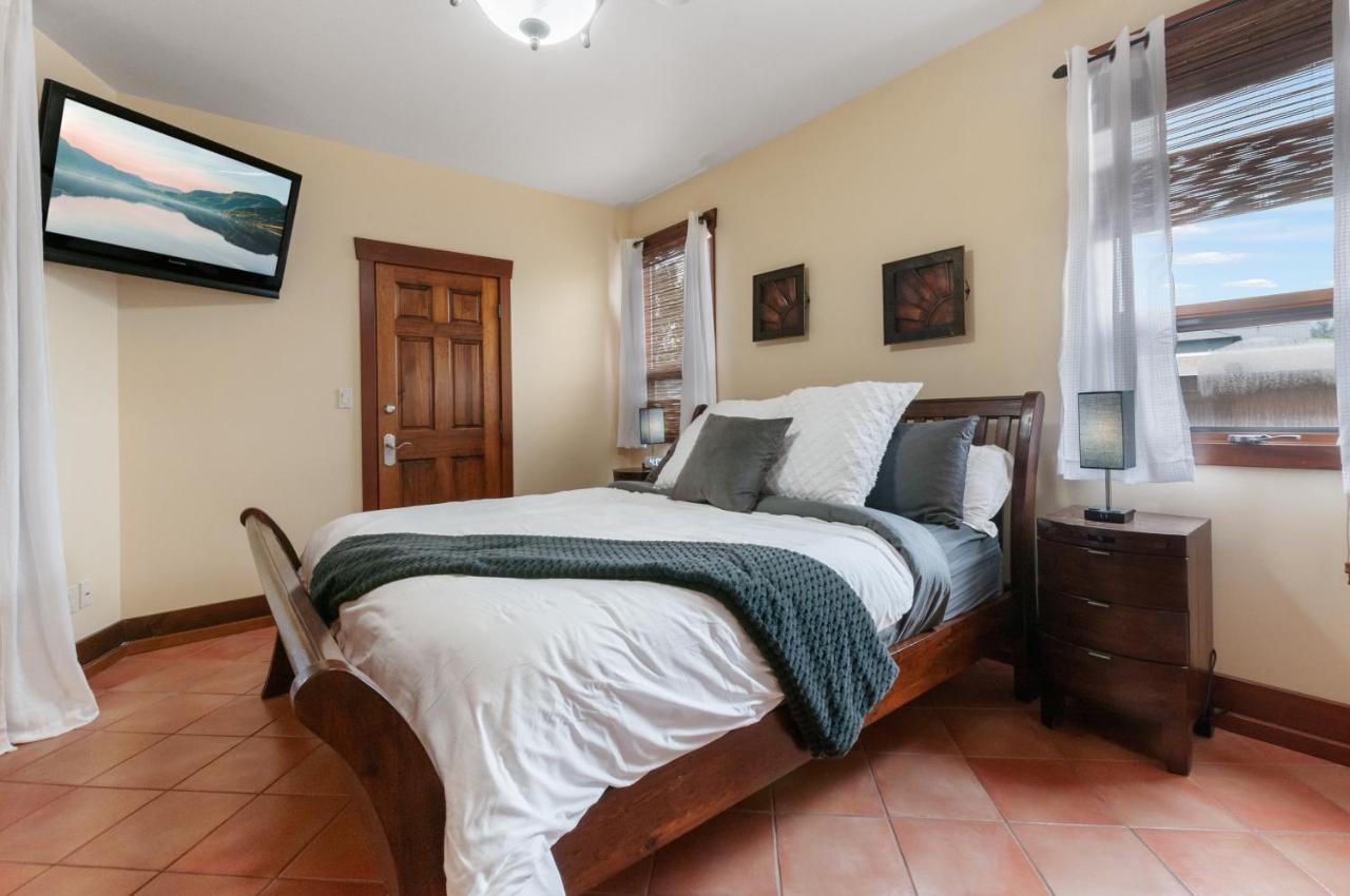 Casa Grande Inn & Suites Пентіктон Екстер'єр фото