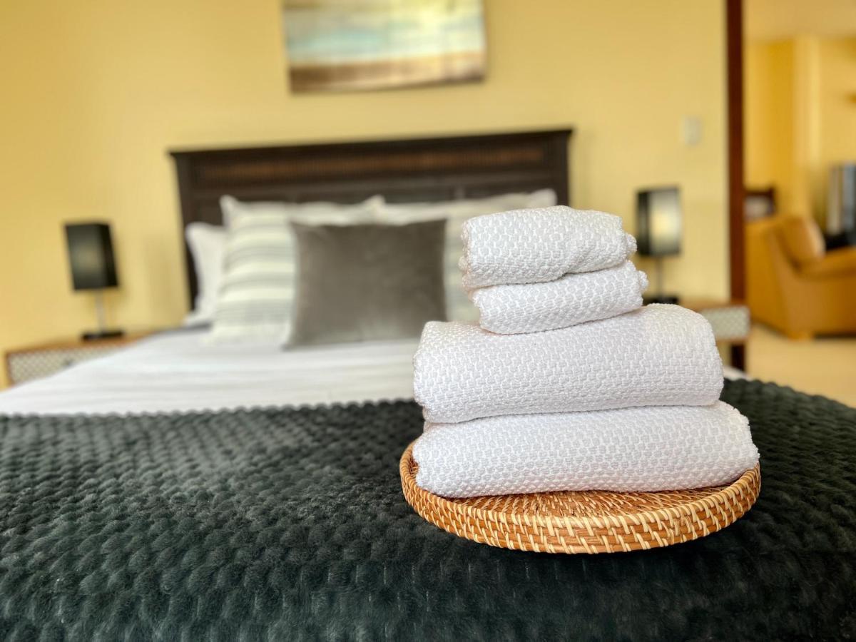 Casa Grande Inn & Suites Пентіктон Екстер'єр фото
